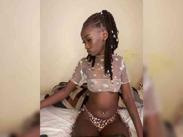 Lexxie1-1 webcam