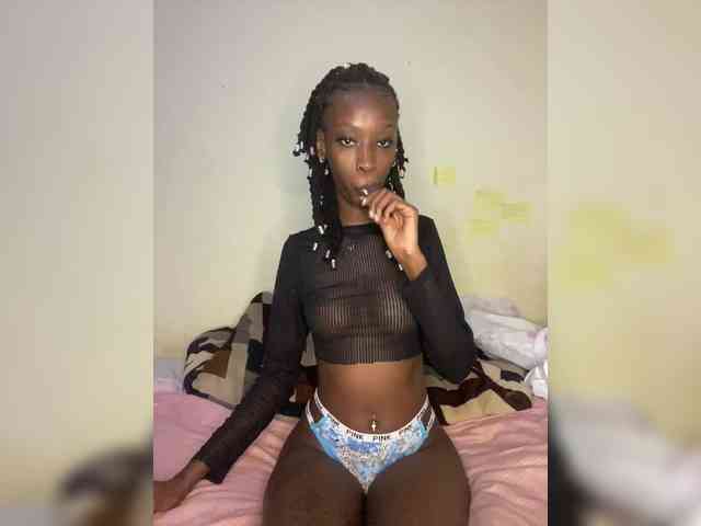Lexxie1-1 webcam
