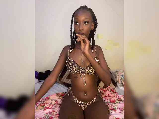 Lexxie1-1 webcam