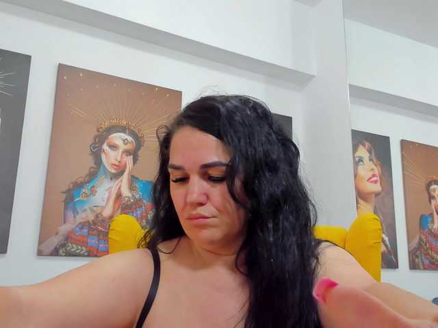 VickyDivine webcam