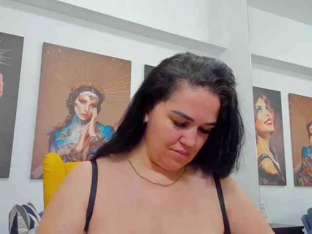 VickyDivine webcam