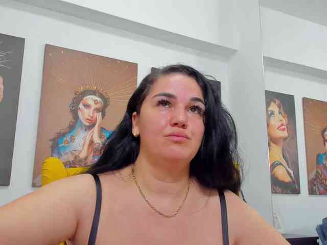 VickyDivine webcam