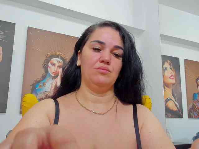 VickyDivine webcam