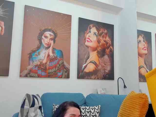 VickyDivine webcam