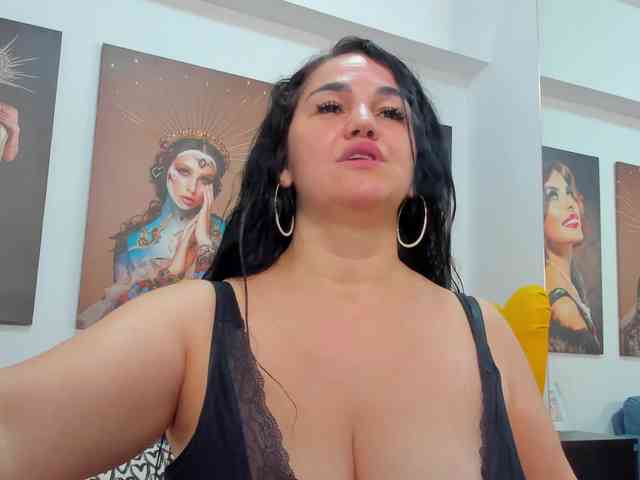VickyDivine webcam