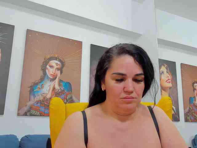 VickyDivine webcam
