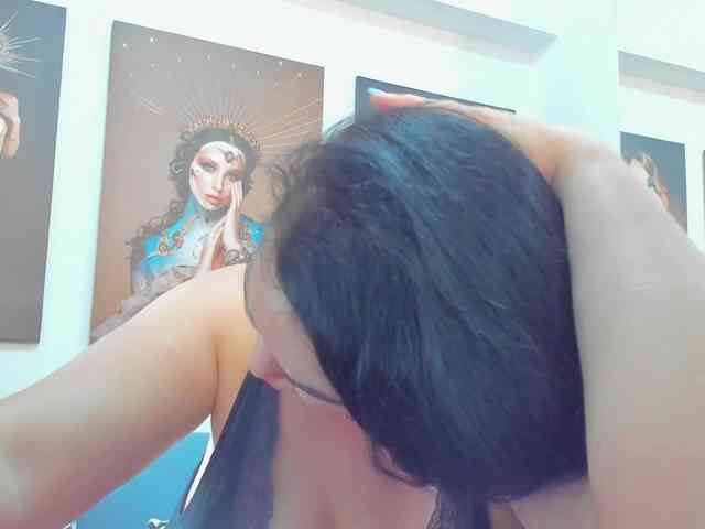 VickyDivine webcam