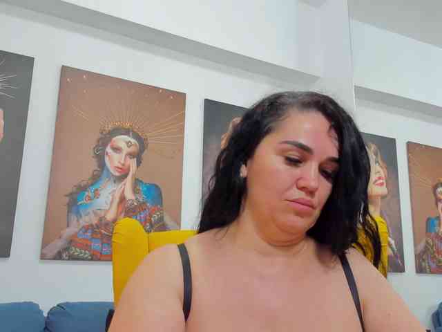 VickyDivine webcam
