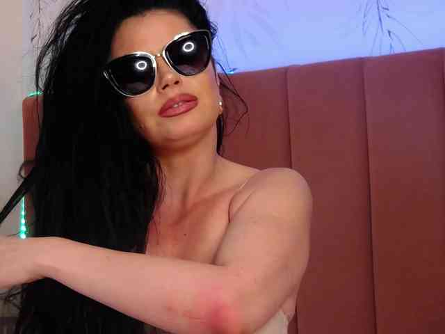 TessDiamonds webcam