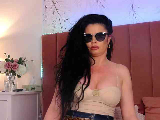 TessDiamonds webcam