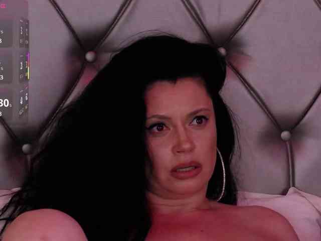 TessDiamonds webcam