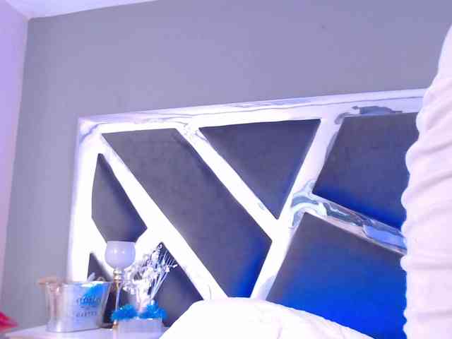 AlmaSins webcam