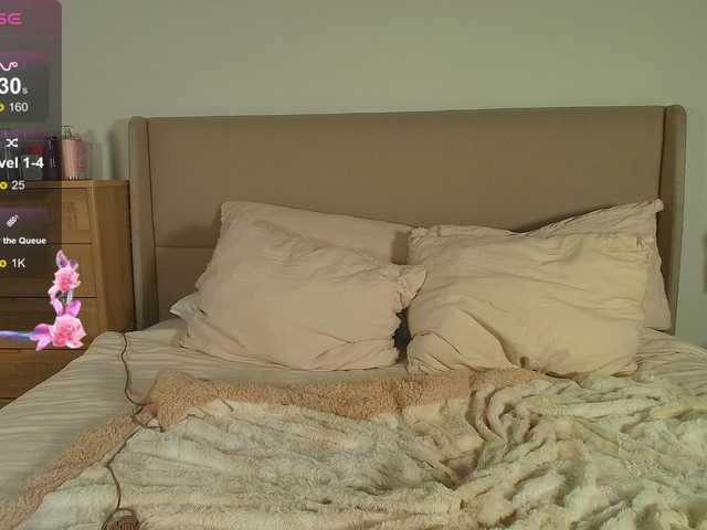 Liloshroxy's BongaCams show and profile