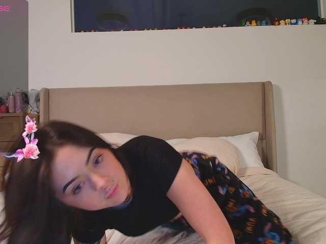 Liloshroxy's BongaCams show and profile