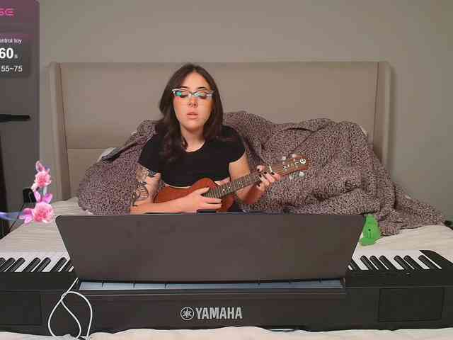 Liloshroxy webcam