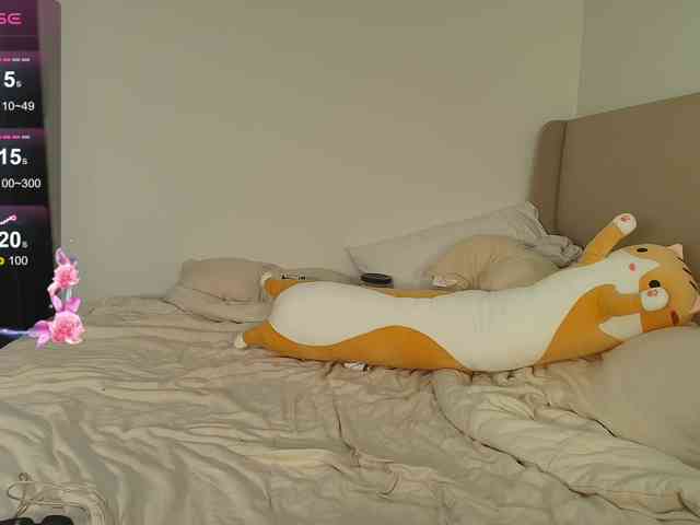 Liloshroxy webcam