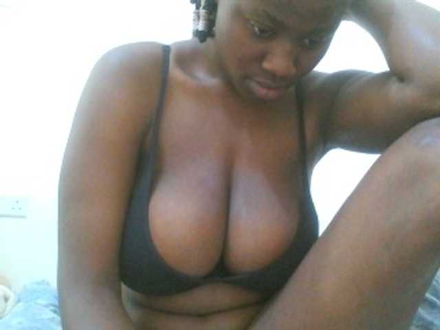 Bigboobs77's BongaCams show and profile