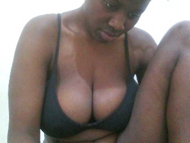 Bigboobs77's BongaCams show and profile