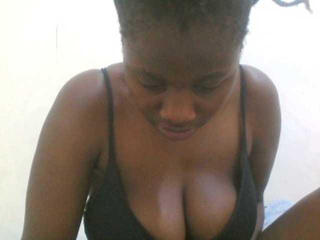 Bigboobs77's BongaCams show and profile