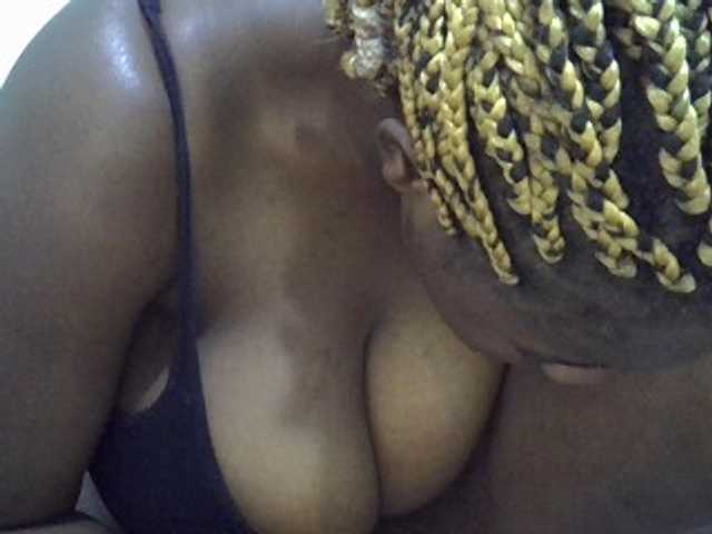 Bigboobs77