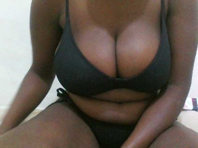 Bigboobs77's BongaCams show and profile