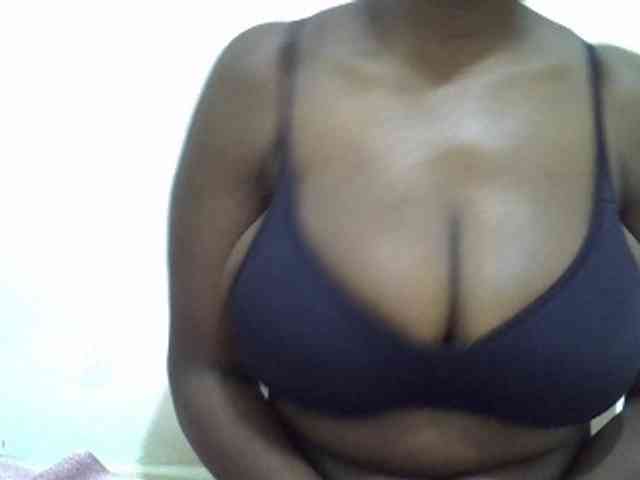 Bigboobs77