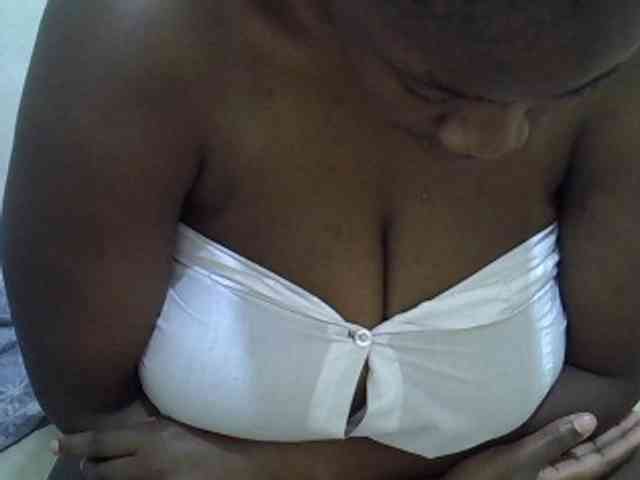 Bigboobs77 webcam