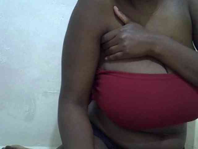 Bigboobs77