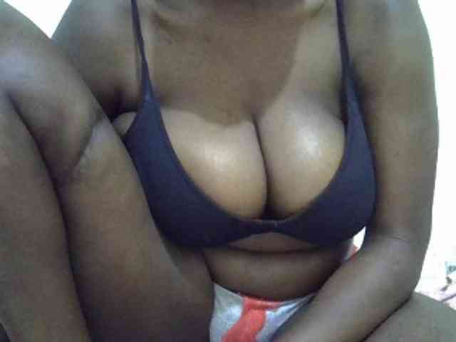 Bigboobs77