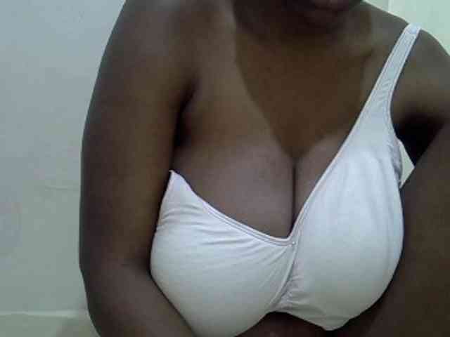 Bigboobs77 webcam