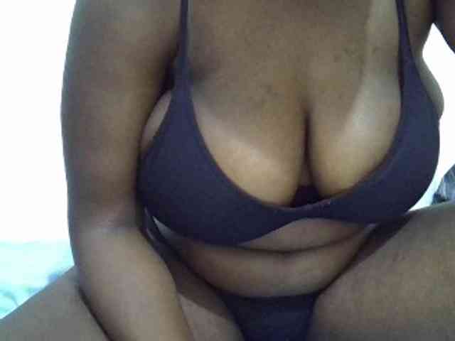 Bigboobs77