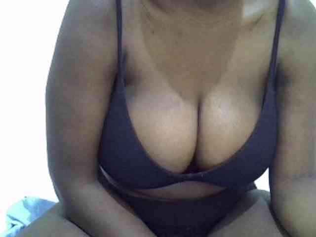 Bigboobs77 webcam
