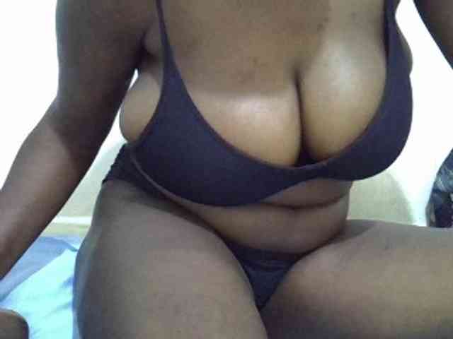 Bigboobs77 webcam