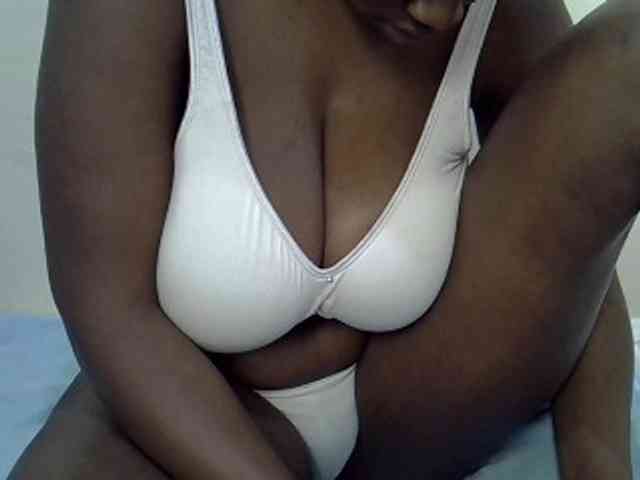 Bigboobs77