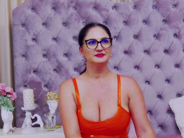 Sex chat gratuit in direct cu CassidyVelvet pe BongaCams