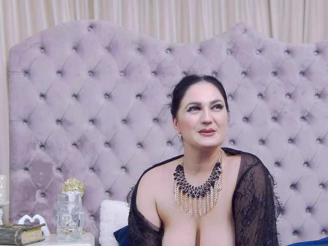 Sex chat gratuit in direct cu CassidyVelvet pe BongaCams