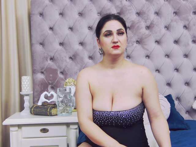 Sex chat gratuit in direct cu CassidyVelvet pe BongaCams