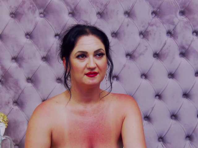 Sex chat gratuit in direct cu CassidyVelvet pe BongaCams