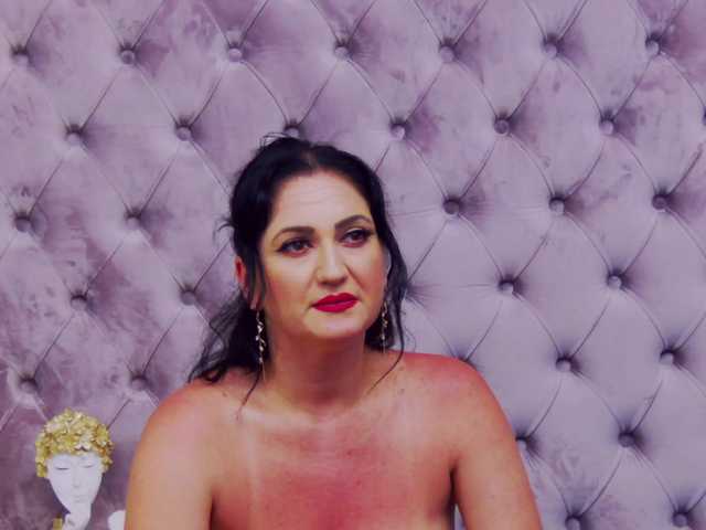 Sex chat gratuit in direct cu CassidyVelvet pe BongaCams