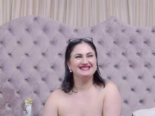 CassidyVelvet's BongaCams show and profile