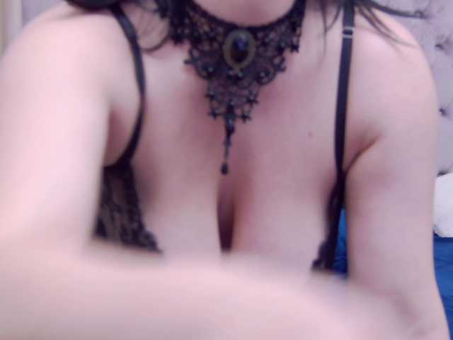 CassidyVelvet's BongaCams show and profile