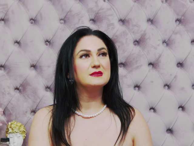 Sex chat gratuit in direct cu CassidyVelvet pe BongaCams