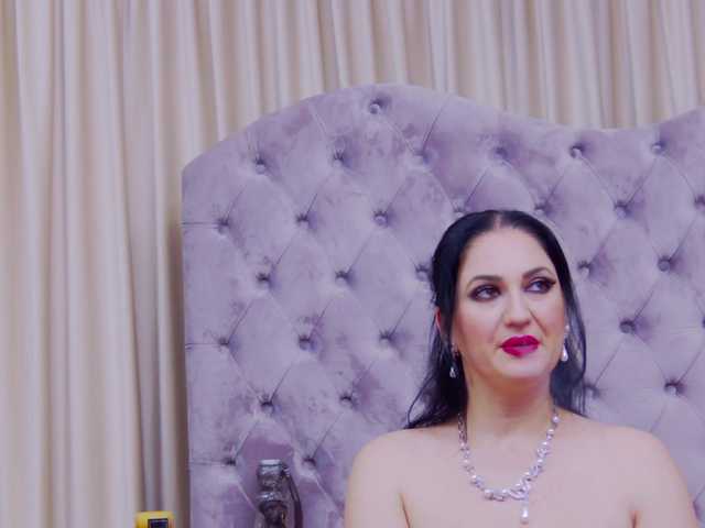 Sex chat gratuit in direct cu CassidyVelvet pe BongaCams