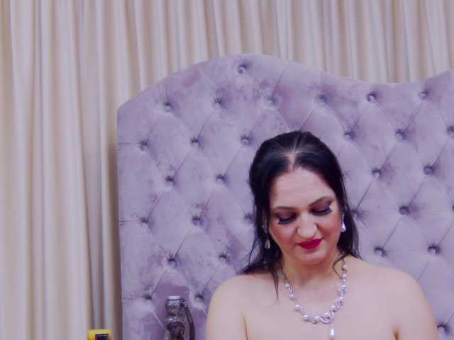 Sex chat gratuit in direct cu CassidyVelvet pe BongaCams