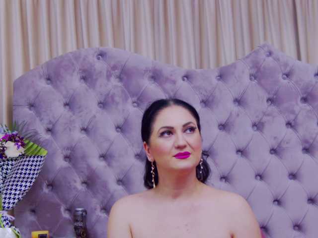 Sex chat gratuit in direct cu CassidyVelvet pe BongaCams