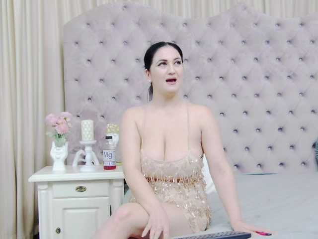 Sex chat gratuit in direct cu CassidyVelvet pe BongaCams
