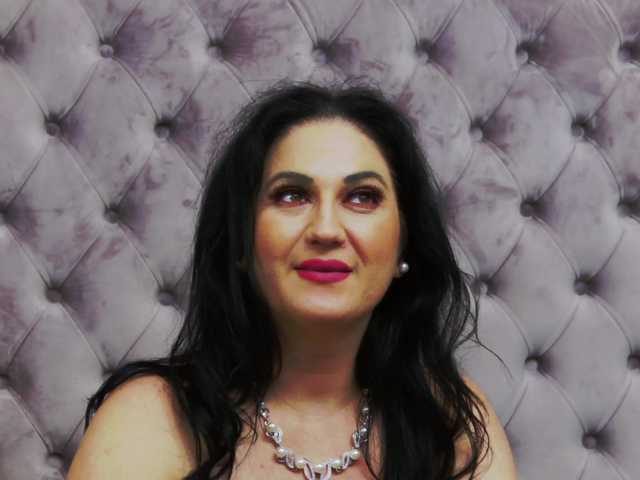 Sex chat gratuit in direct cu CassidyVelvet pe BongaCams
