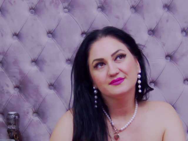 Sex chat gratuit in direct cu CassidyVelvet pe BongaCams