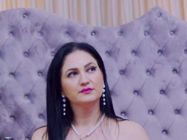 Sex chat gratuit in direct cu CassidyVelvet pe BongaCams