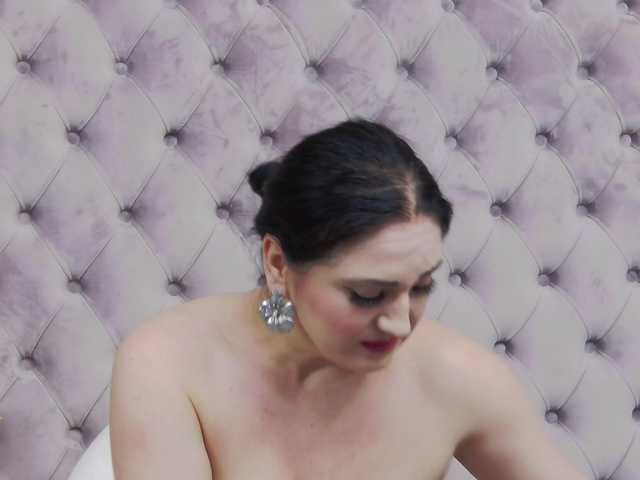 Sex chat gratuit in direct cu CassidyVelvet pe BongaCams